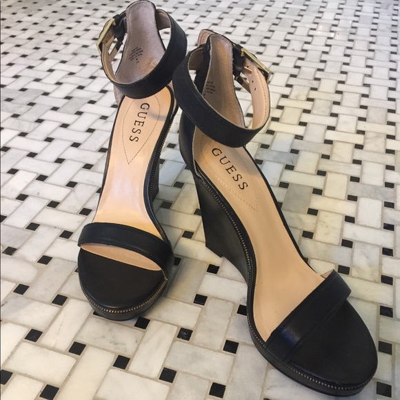 Guess Shoes - NWOT Guess BRICK platform wedge sandals